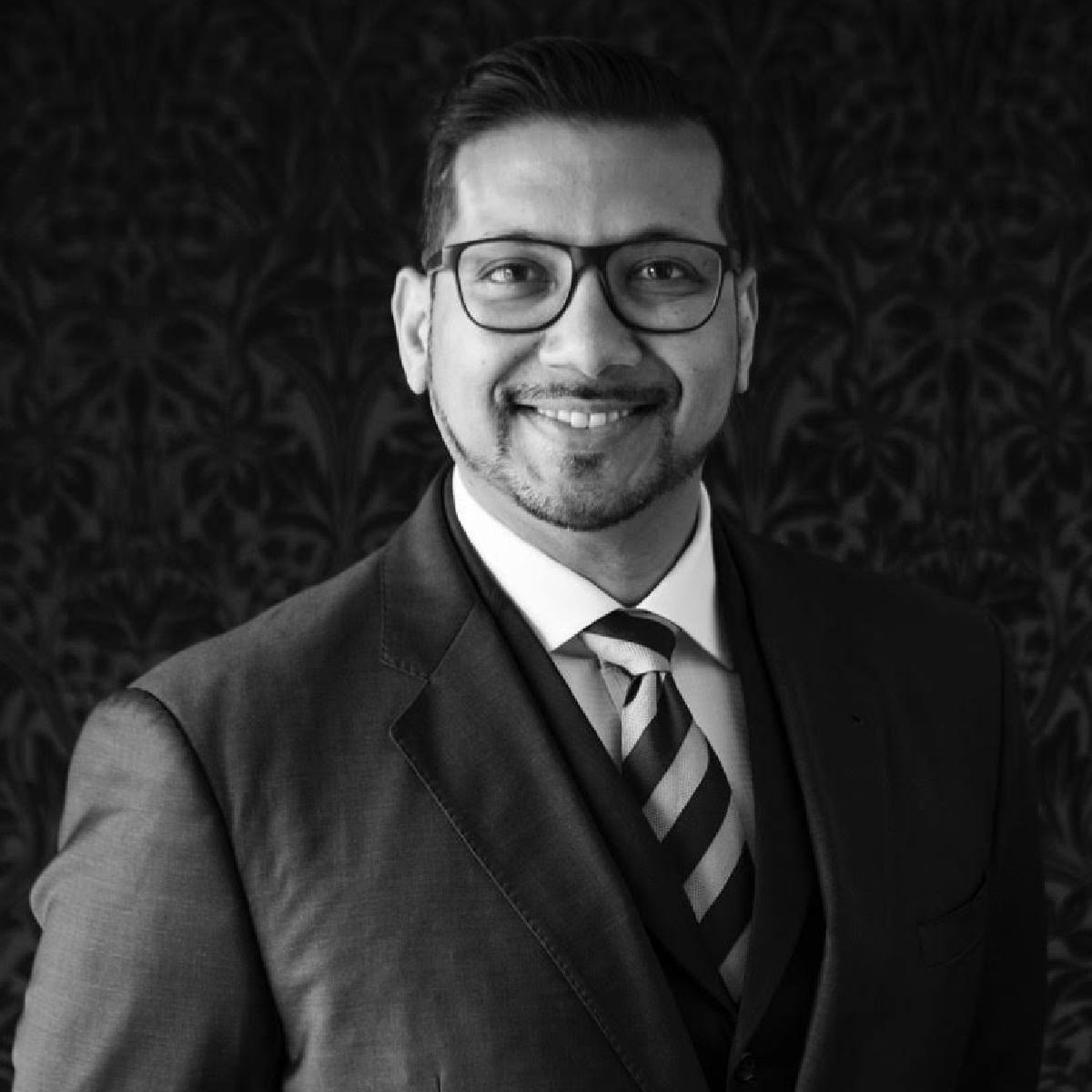 Dr Rohit Kumar - Cosmetic Plastic and Reconstructive Surgeon